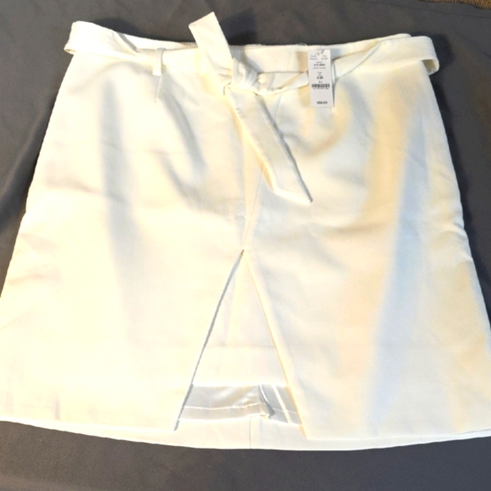 White House Black Market Cream The Belt Pencil Skirt